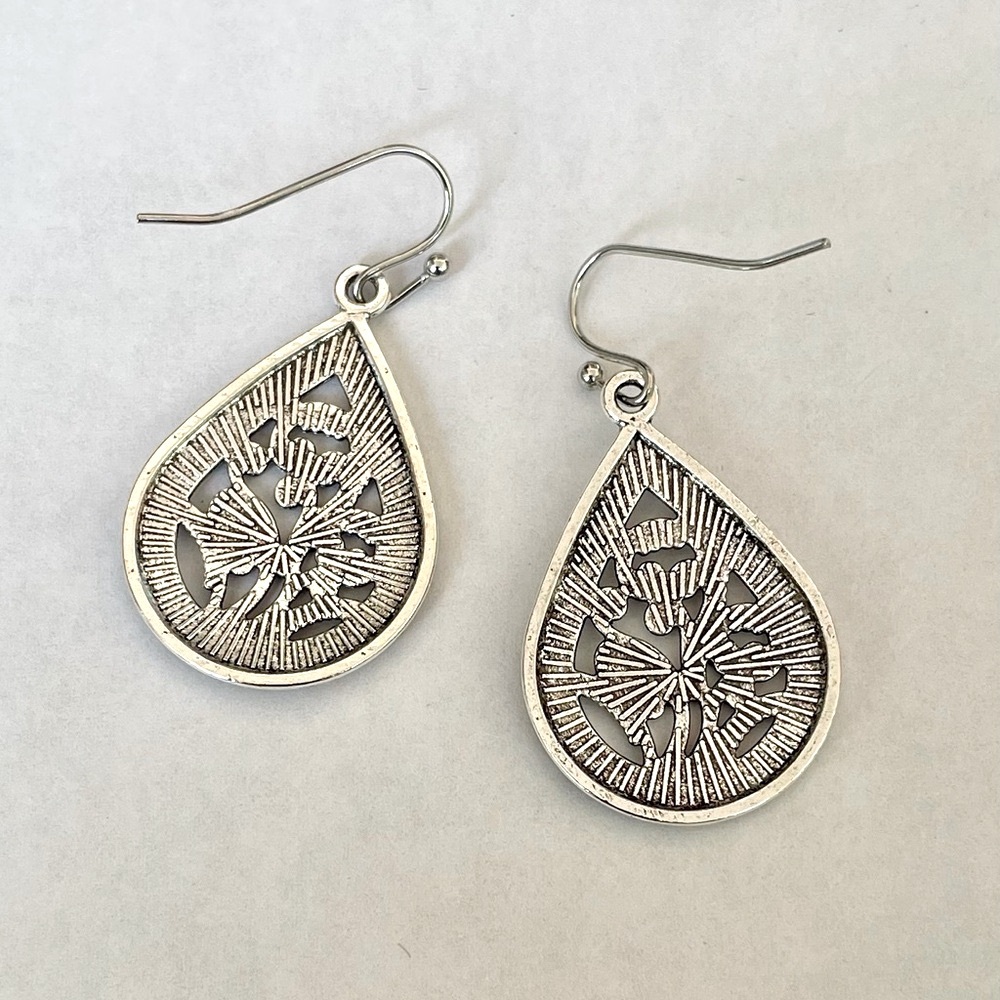 NWOT Bohemian Silver Alloy Earrings - Picture 4 of 4